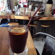 ชั้น ๑ คาเฟ่