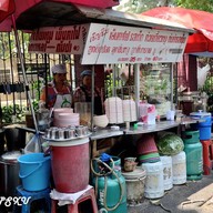 ก๋วยเตี๋ยวหมู เย็นตาโฟ รสเด็ด หลังสวนลุมฯ ถนนสารสิน