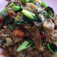 ครัวไฝ อาหารตามสั่ง ม.ธนินทร