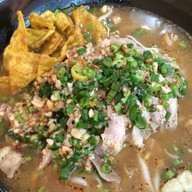 กินเส้น ท่าอิฐ