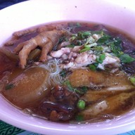 ข้าวมันไก่ร้านแรก โคราช