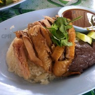 ข้าวมันไก่ร้านแรก โคราช
