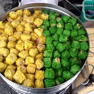 ขนมจีบไส้กรอก หลังเซ็นทรัลชลบุรี