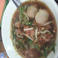 ก๋วยเตี๋ยวหมูน้ำแดง