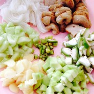 เจ๊หน่อยแหนมเนือง