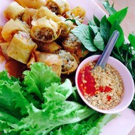 เจ๊หน่อยแหนมเนือง