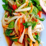 เจ๊หน่อยแหนมเนือง