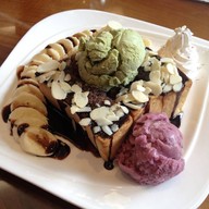 Grape Story Santorini Park