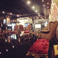 TUT's Cafe พาราไดซ์ พาร์ค