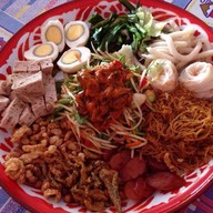 ส้มตำกะยำแซ่บ ตลาดไทเลย