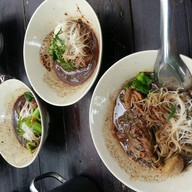 ก๋วยเตี๋ยวเรือต้นตำหรับ สูตรอยุธยา