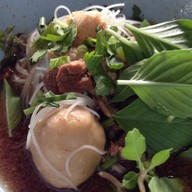 ก๋วยเตี๋ยวเรือหมูน้ำตก ลุง ป้า รามคำแหง 175