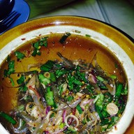 กุ้งเต้นสนามกีฬา เชียงราย 1