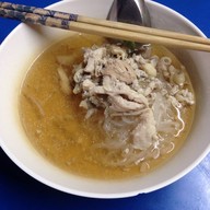 ร้านก๋วยเตี๋ยวไก่ลุงเลื่อน