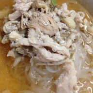 ร้านก๋วยเตี๋ยวไก่ลุงเลื่อน