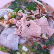 ก๋วยเตี๋ยวหมูบ้านบึง แม่จู