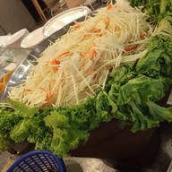 ตลุยตำ ยำแซ่บ