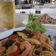 บ้านต้น.เตยติด