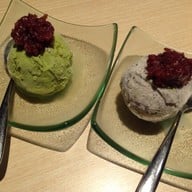 ไอศครีมชาเขียว & งาดำ
