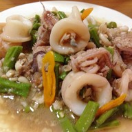 บ้านชายคลอง