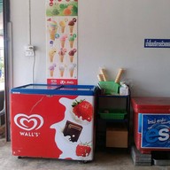 ราดหน้ายอดผักนายสักบ้านไผ่