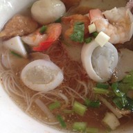 ร้านก๋วยเตี๋ยวทุ่งโพธิ์