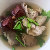 เจ๊น้อย ต้มเลือดหมู ท่าเรือ