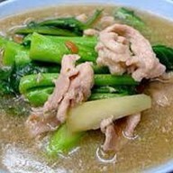 ราดหน้ายอดผักนายสักบ้านไผ่