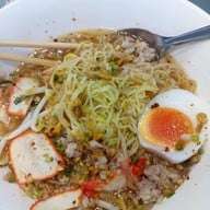 เจ๊หมวย ก๋วยเตี๋ยวหมูต้มยำสุโขทัย (สูตรโบราณ)