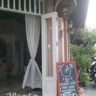 Arom d Hostel