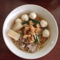 ครูอ้วน