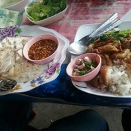ร้านเบนซ์ข้าวมันไก่