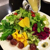 น้ำสลัดอร่อยเข้ากันกับผลไม้มากๆค่ะ 