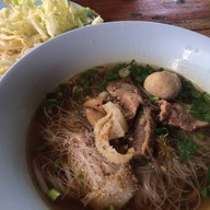 ร้านก๋วยเตี๋ยวรสเด็ด สี่แยกสนามบิน