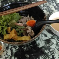 ก๋วยเตี๋ยวแม่ปู (บางขมิ้น) และ น่ากินแลนด์