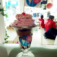 Yen Yen ice cream bar เพชรบุรี