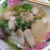 ร้านก๋วยเตี๋ยวปลา ตลาดเตาปูน