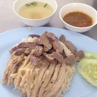 ข้าวมันไก่เงินล้าน