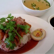 ข้าวมันไก่เจ๊แอ้ว -