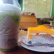 บ้านขนม Coffee & Bakery