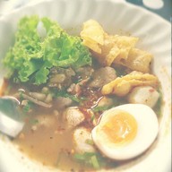 ก๋วยเตี๋ยวแม่ปู (บางขมิ้น) และ น่ากินแลนด์