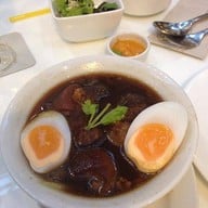 ข้าวขาหมูคาราเมล