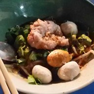 ก๋วยเตี๋ยวลูกชิ้นสะพานนนท์ บางใหญ่