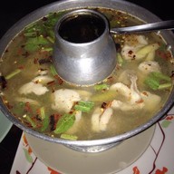 สวนอาหารข้าวปั้น ริมนำ้หวายเหนียว หวายเหนียว