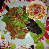 สวนอาหารข้าวปั้น ริมนำ้หวายเหนียว หวายเหนียว