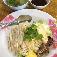 ข้าวมันไก่แม่วัลลา