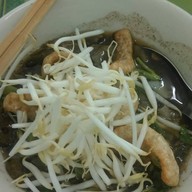 ก๋วยเตี๋ยวเรือหมูน้ำตก (อ.เสนา)
