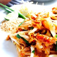 กินเตี๋ยวเจ๊นิล
