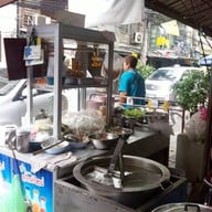 ก๋วยเตี๋ยวไก่ไทย เจ๊ฮวง