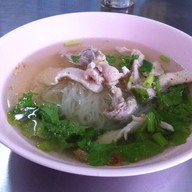 ก๋วยเตี๋ยวไก่ไทย เจ๊ฮวง